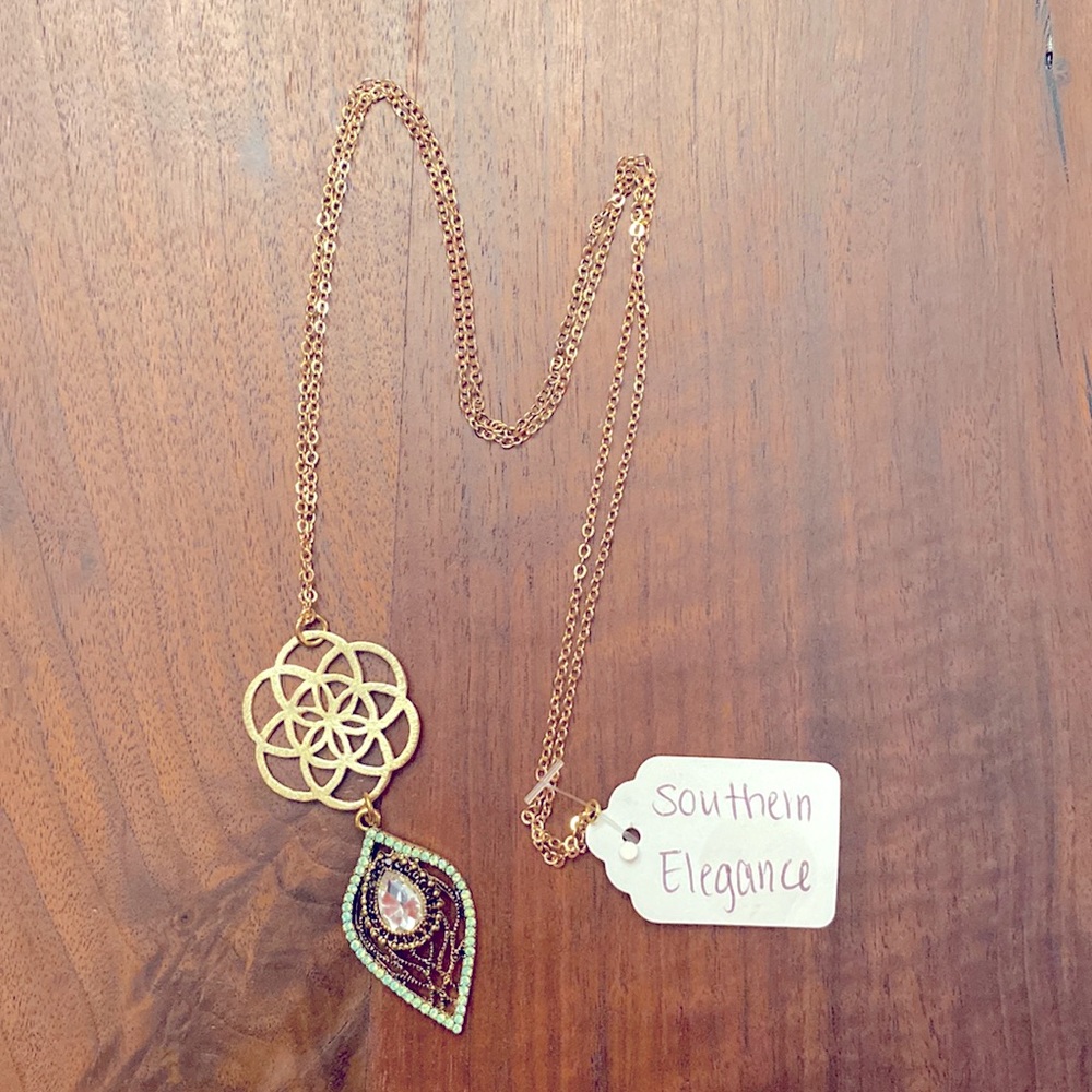 NWT! Boutique Long Pendant Statement Necklace